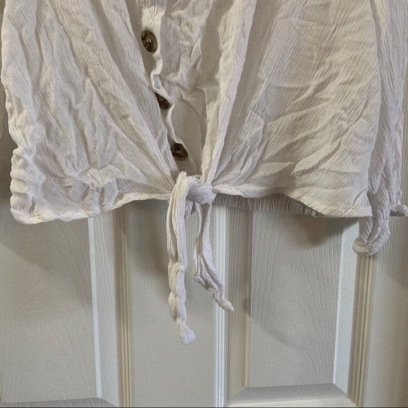 Indulge White Scoop Neck Tie Knot Front Crop Top M - Picture 6 of 8